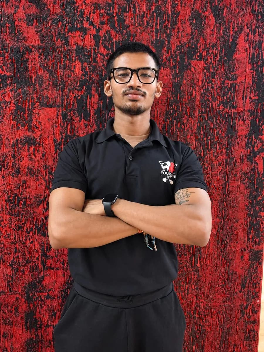 Karan Bamaniya, personal trainer at Youthlife Fitness